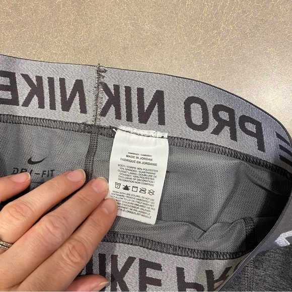 Nike Pro Leggings size small - Picture 4 of 7